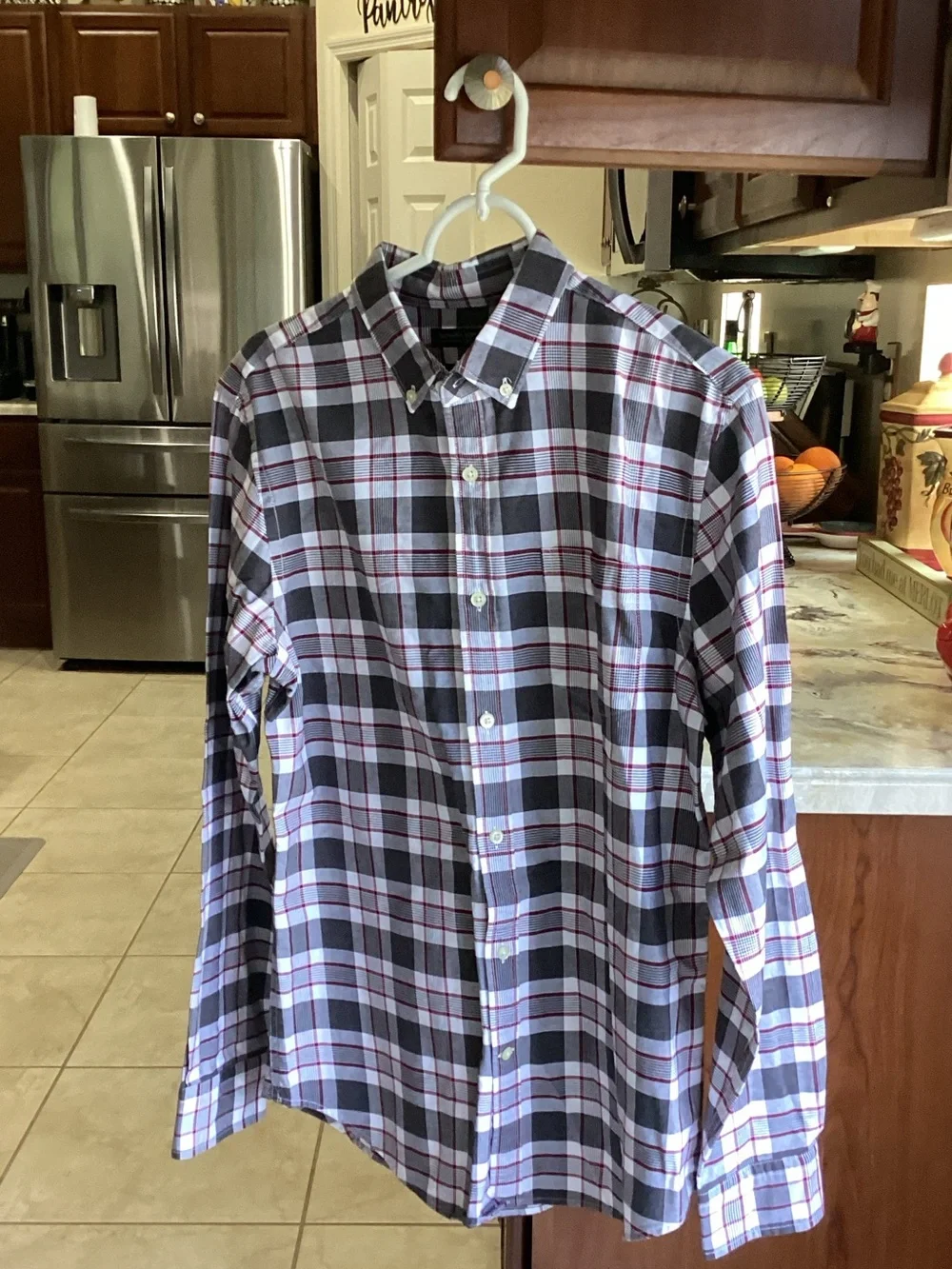 Banana Republic Men's Black, White & Red Plaid Button-Down Shirt